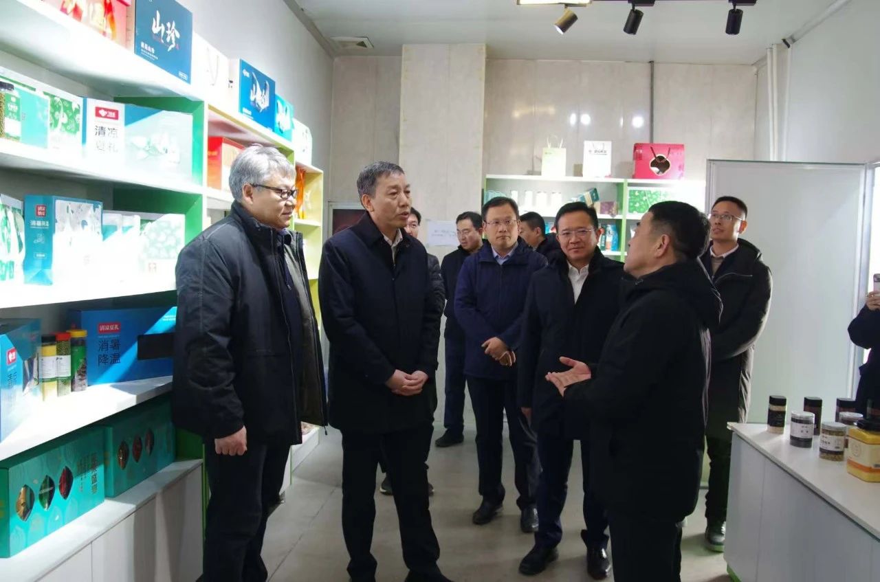 陳鳴波赴河北淶源督導(dǎo)檢查航天科技集團(tuán)定點幫扶工作