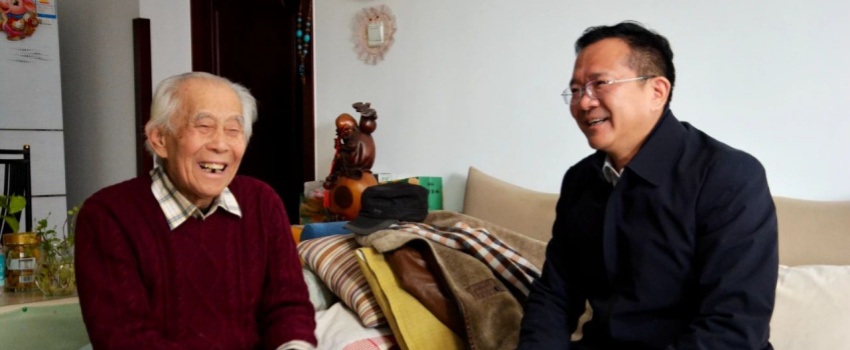 中國樂凱黨委領(lǐng)導(dǎo)看望慰問樂凱老領(lǐng)導(dǎo)、老專家、老干部、老黨員及生活困難職工